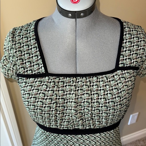 Denver Hayes Blouse Black Green Smocked Back Tie Shirt Top Office Women's Size M - Picture 2 of 10